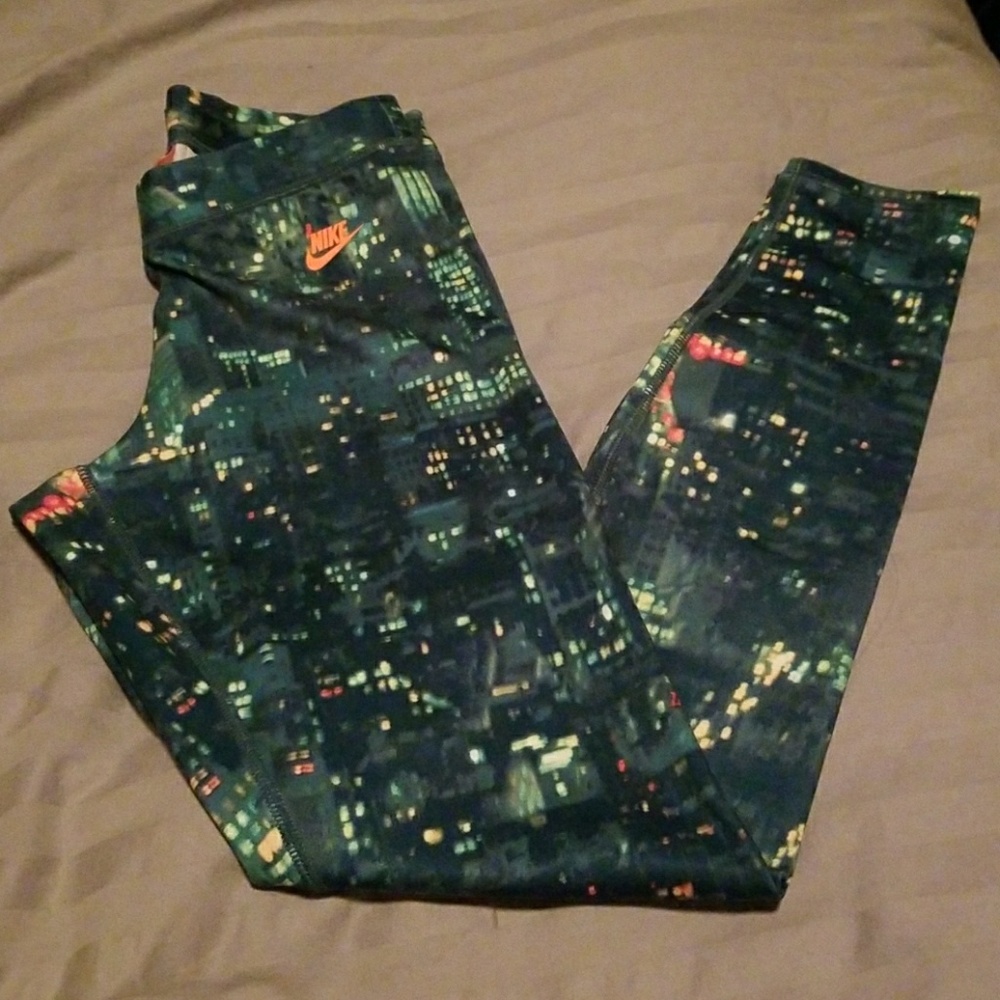 Trade only for @linzeeemarie ONLY ...Nike leggings